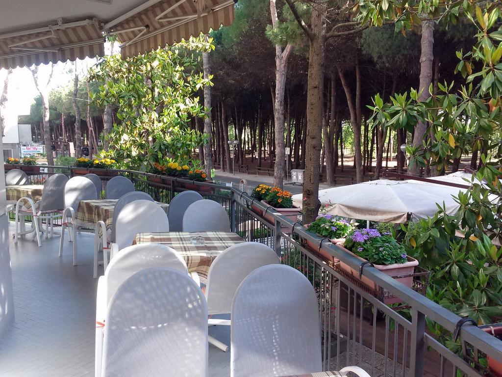 Hotel Antares Cervia Exterior foto